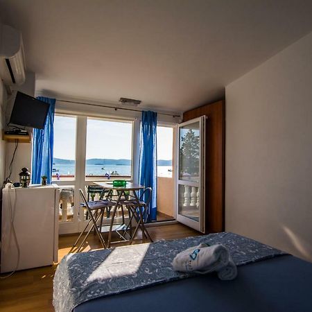 Hotel Sobe Rolo Uz More Biograd Na Moru Esterno foto
