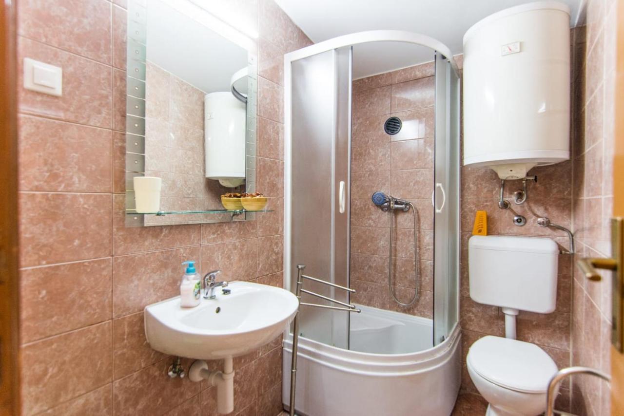Hotel Sobe Rolo Uz More Biograd Na Moru Esterno foto