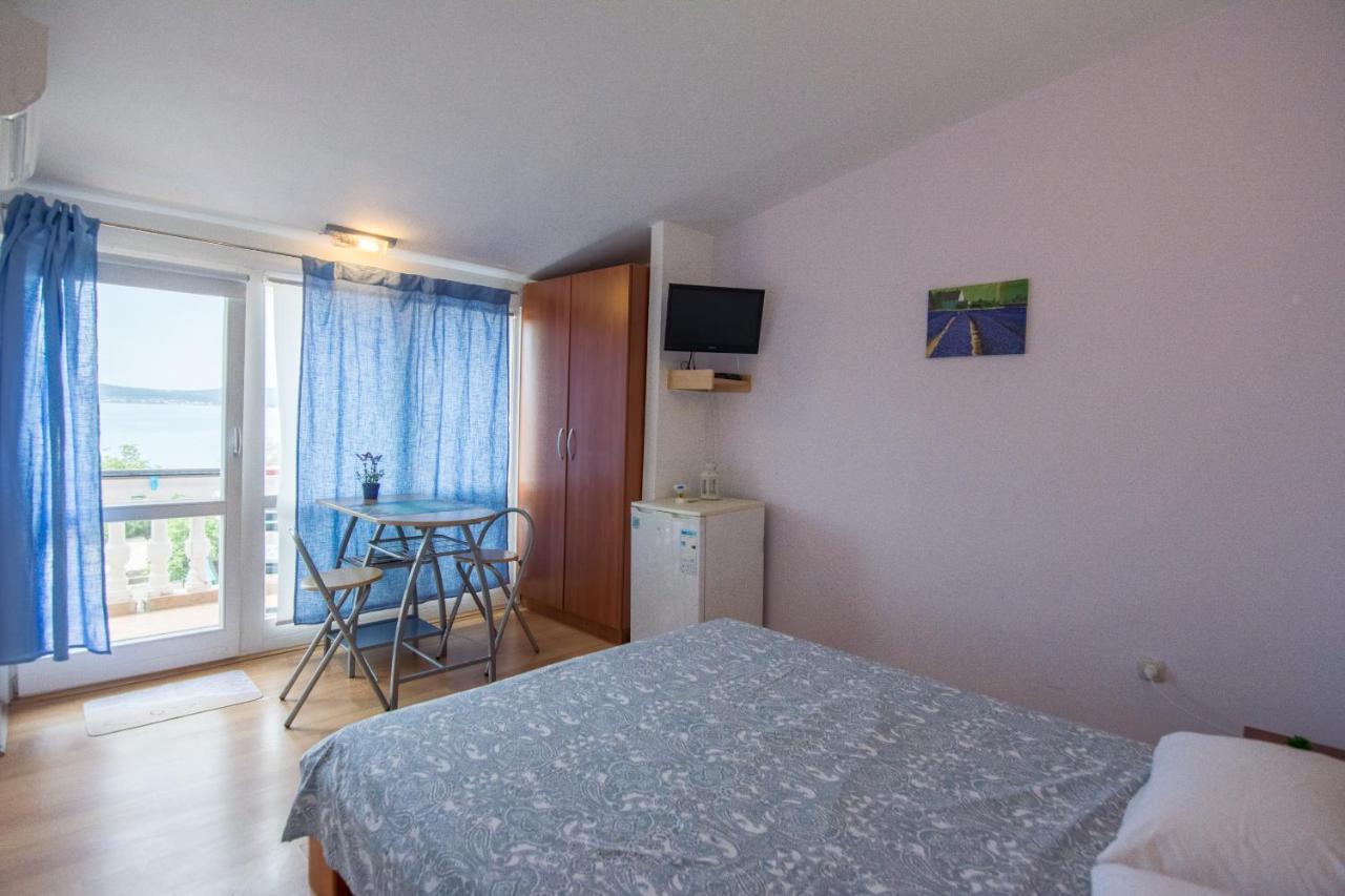 Hotel Sobe Rolo Uz More Biograd Na Moru Esterno foto