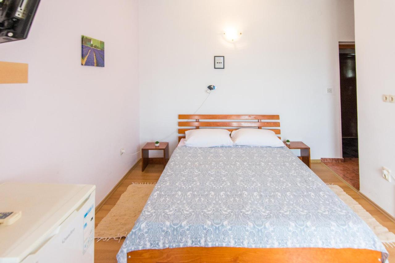 Hotel Sobe Rolo Uz More Biograd Na Moru Esterno foto