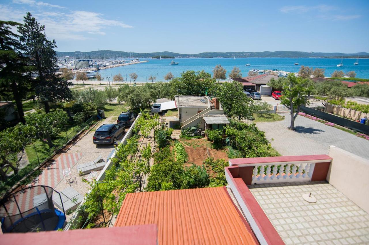 Hotel Sobe Rolo Uz More Biograd Na Moru Esterno foto